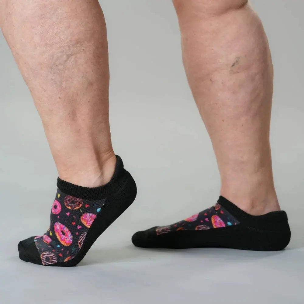 Peace ankle socks - breathable moisture-wicking knit