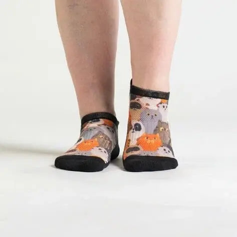 Water Lily ankle socks - breathable moisture-wicking knit