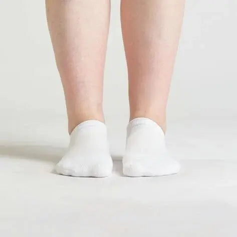 White ankle socks - soft bamboo fabric detail