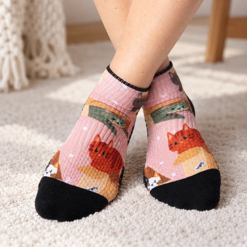 Voysox Cats in Boxes Ankle Compression Socks, 14 mmHg Gentle Support for Heavy & Tired Feet