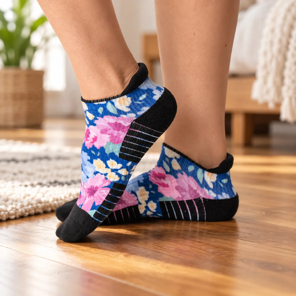 Floral Ankle Compression Socks for Sensitive Skin | 14 mmHg