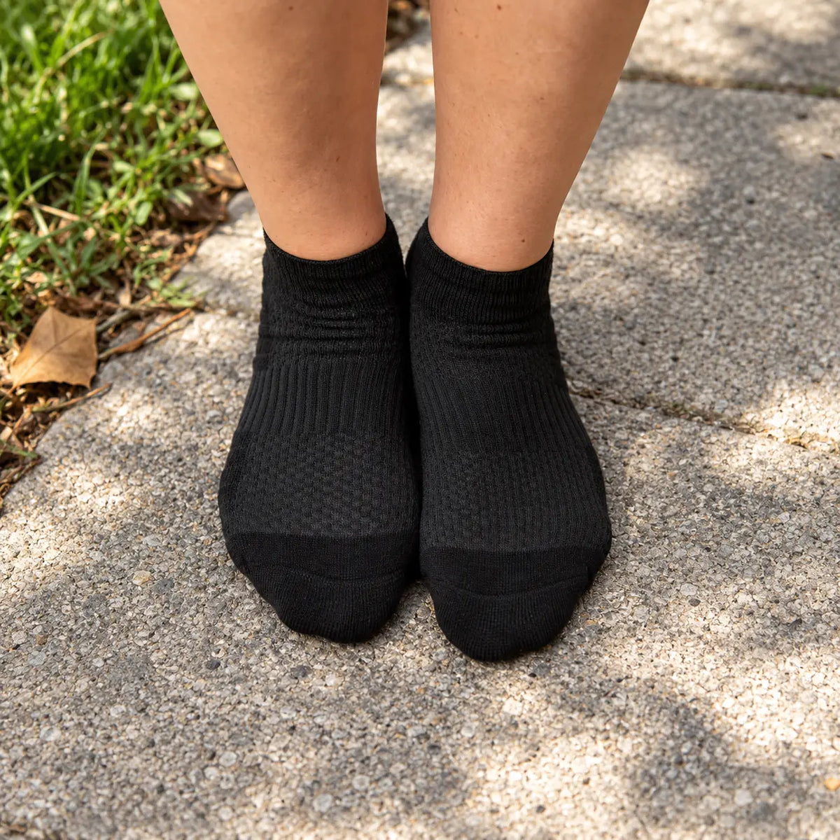 Black Ankle Compression Socks for Men | 14 mmHg