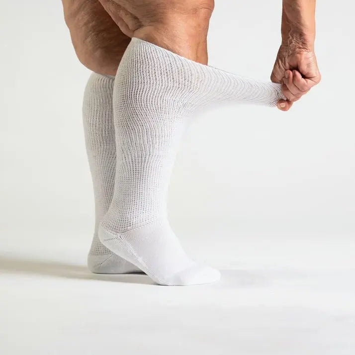 White EasyStretch socks - seamless toe detail
